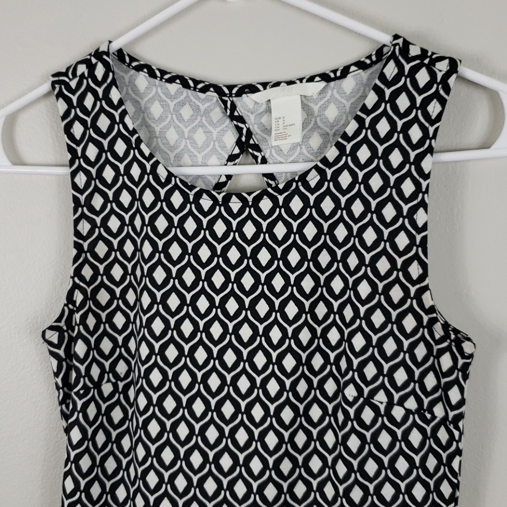 H&M Sleeveless Fit and Flare Open Back Dress - Picture 5 of 10